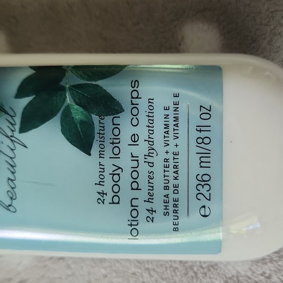 Bath  & Body Works Body Lotion Hello Beautiful - Picture 2 of 5